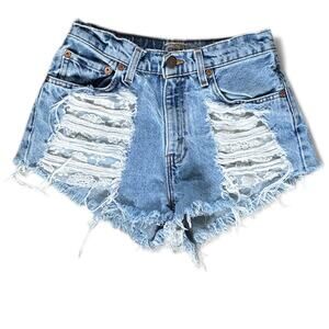 Levi’s Woman’s Vintage 560 First Of A Kind Jean Shorts size 5/MED